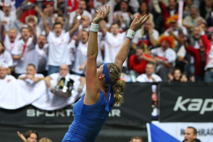 Fed Cup, finále 2014: Petra Kvitové v zápase s Angelique Kerberovou