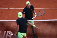 Bolehlav. Vlastní gól tenisu. Menšíkův duel schytává posměch, důvod je bizarní