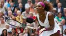 Americká tenistka Serena Williamsová ve finále Wimbledonu 2012 v utkání s Polkou Agnieszkou Radwaňskou.