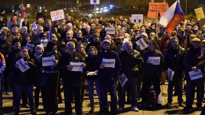 Protest proti premiérovi v Ostravě, setkání se ve čtvrtek konala v krajských městech po celé České republice