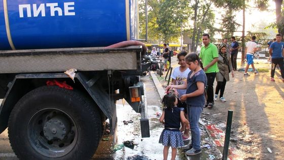 Foto: Uprchlíkům v Bělehradě pomáhají lékaři i dobrovolníci