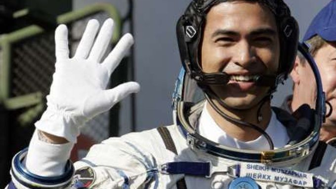 Šejch Muszafár Šukor na bajkonurském kosmodromu těsně před startem