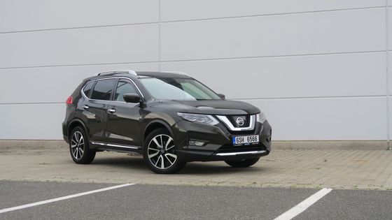 Ojetý Nissan X-Trail je Japonec ze staré školy. Nudný, praktický a spolehlivý