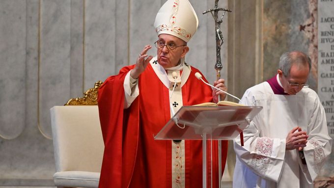 Papež František zahájil mší bez poutníků pašijový týden