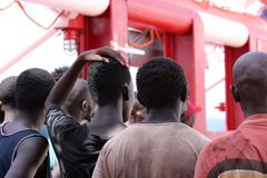 Loď Ocean Viking zakotví na Maltě, 356 migrantů si rozdělí šest zemí EU