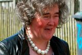 Britská slavice Susan Boyle na procházce