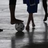 Foto: Jedenáctiletý kluk nemá chodila, přesto hraje prvotřídní fotbal