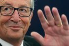 Zahradil neuspěl, Juncker ustál hlasování o nedůvěře