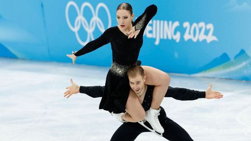 Natálie a Filip Taschlerovi v rámci soutěže volných tanců.