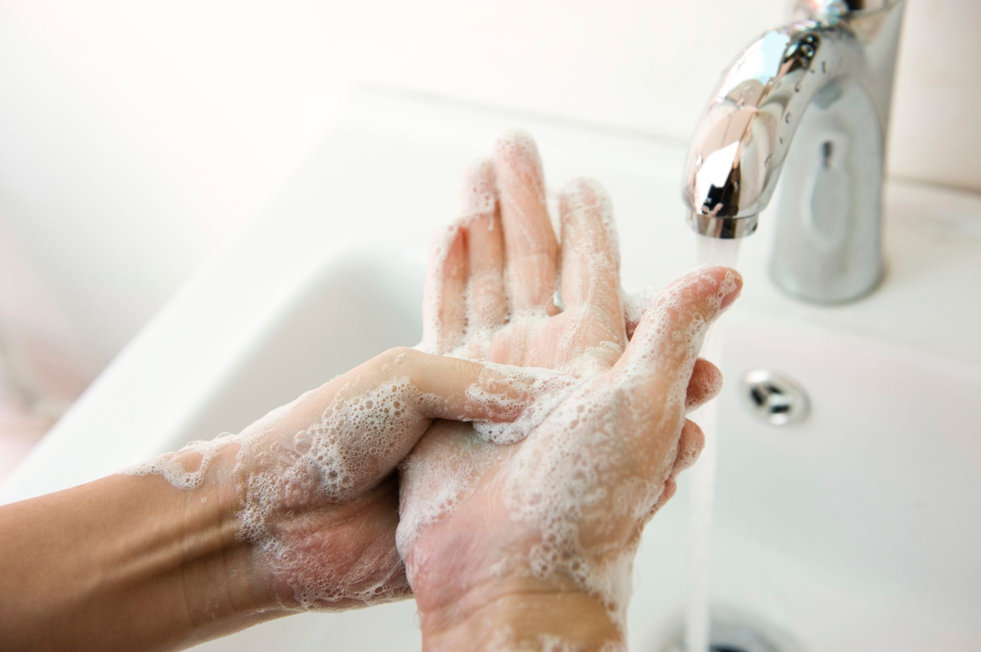 mytý rukou, ruce, mýdlo, voda