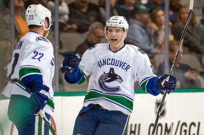 NHL: Dallas Stars vs. Vancouver Canucks (Vrbata)