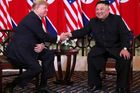 Foto: Kim a Trump si potřásli rukou. Summit bude velmi úspěšný, řekl prezident USA
