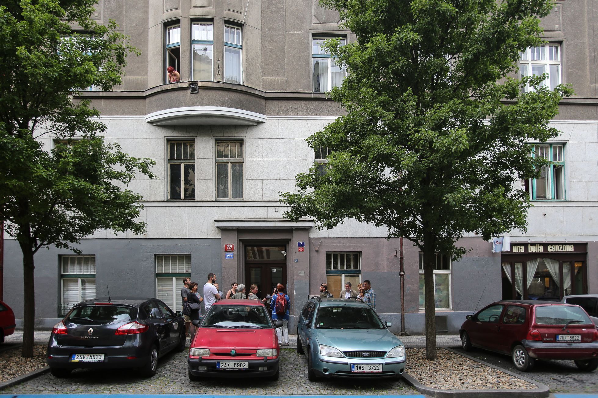 Spuštění projektu Poslední adresa - památeční štítky na domech obětí komunistického režimu, Praha