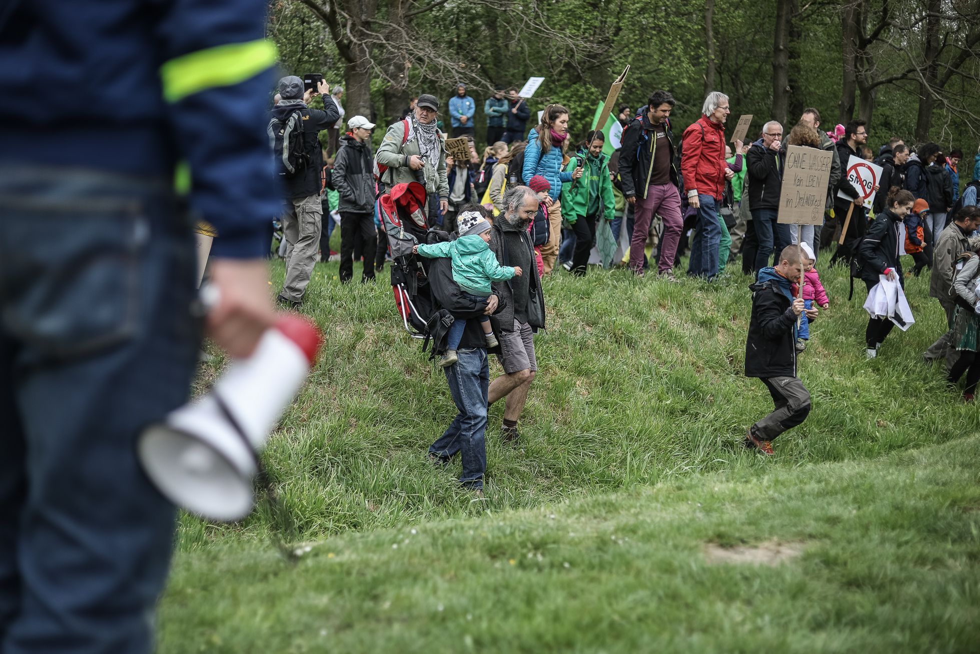 Protest proti rozšíření těžby v dole Turow u města Bogatynia, Polsko; akce v Trojmezí na hranicích s Polskem a Německem u města Hrádek nad Nisou