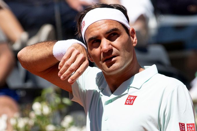 Tennis - ATP 1000 - Italian Open - Foro Italico, Rome, Italy - May 16, 2019  Switzerland's Roger Federer reacts during his second round match against Portugal's Joao Sous