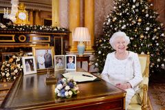 Královna Alžběta pronesla vánoční poselství. Ocenila Londýn a Manchester za statečnost po útocích
