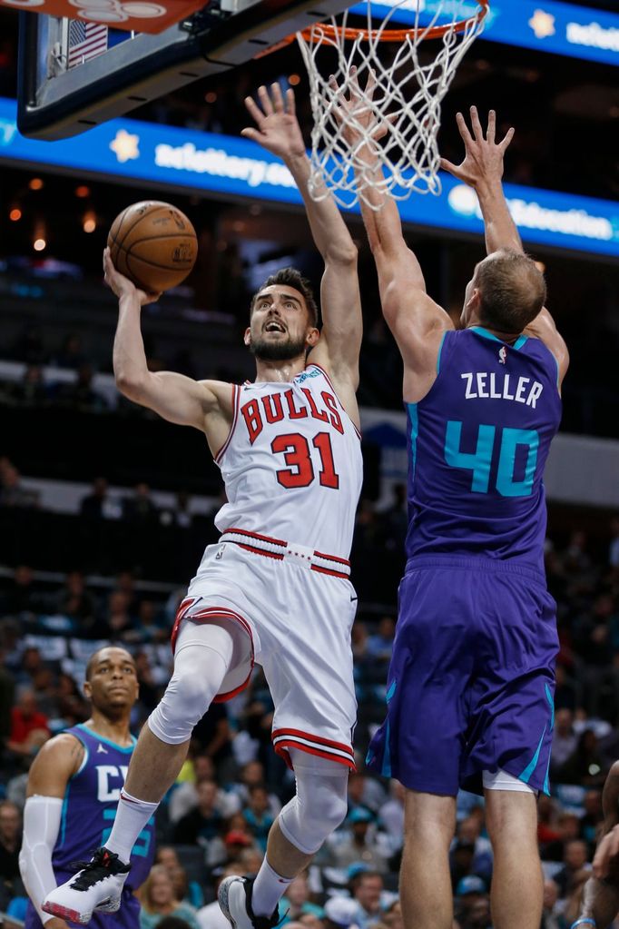 Tomáš Satoranský při své premiéře za Chicago Bulls