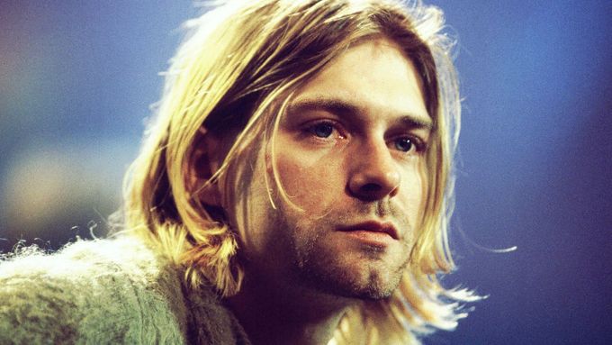 Zpěvák a kytarista Kurt Cobain.