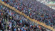 Utkání na stadionu Za Lužánkami, kde v minulosti Kometa působila a získala jedenáct mistrovských titulů, sledovalo rekordních 18 514 diváků.