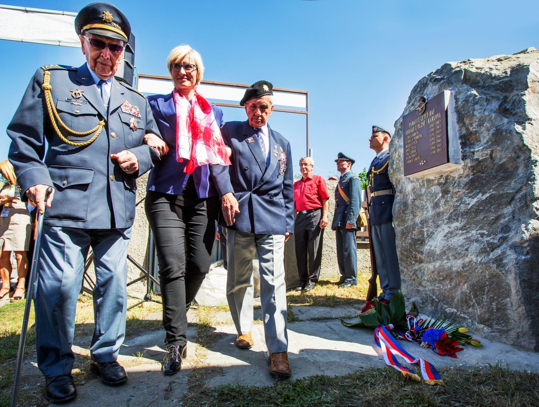 Odhalení památníku letců RAF v Plzni