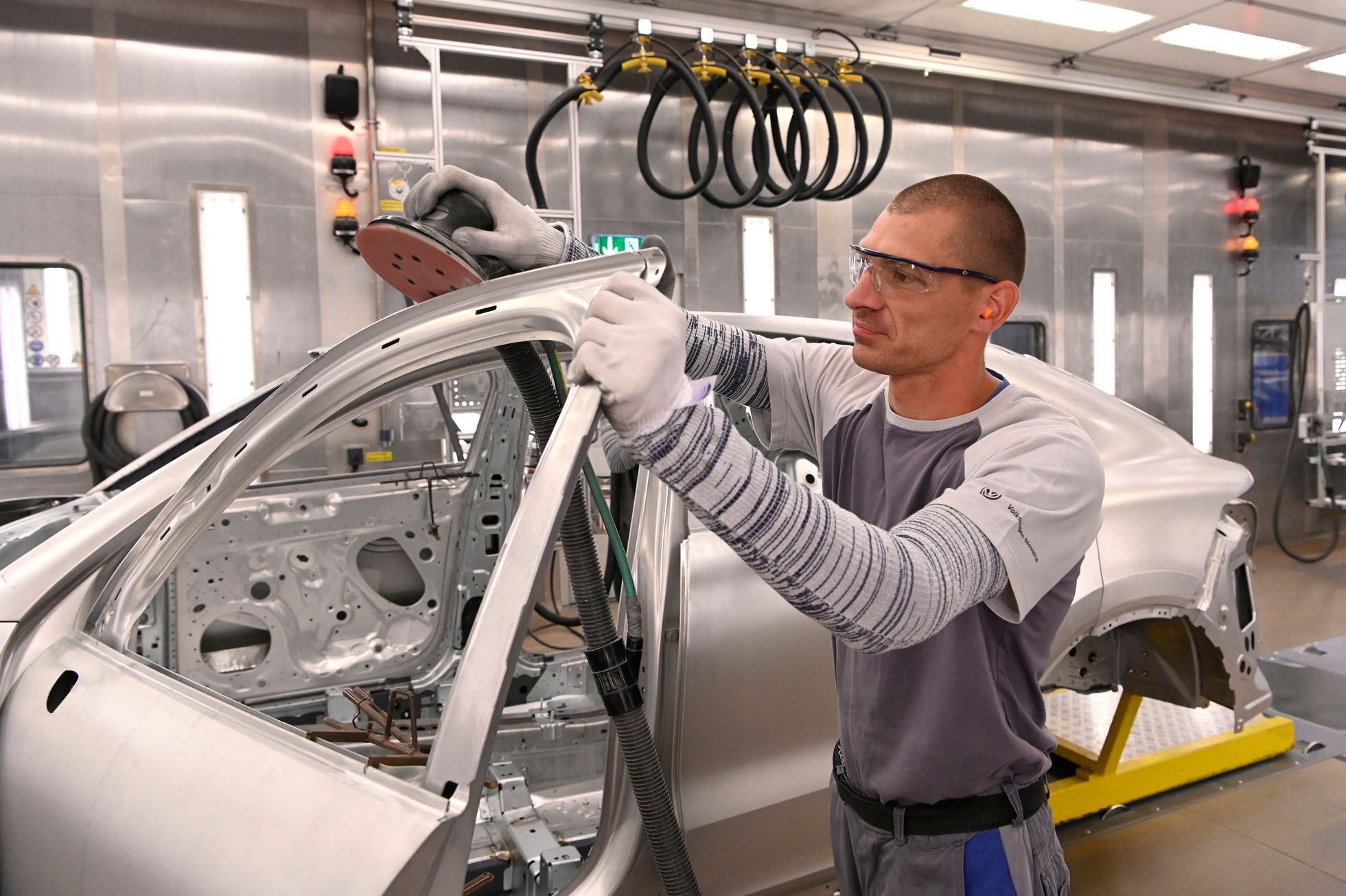 Volkswagen dělníci porsche bratislava automobilka výroba