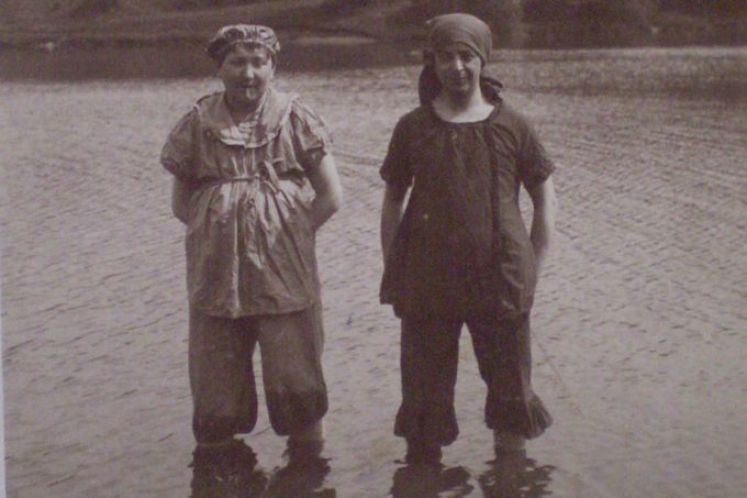 Hůl, klobouk a dobré boty:  Z. M. Kuděj vyráží na cestu, 30. léta.