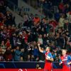Hráči Plzně slaví gól na 1:2 v zápase LM Plzeň - Barcelona