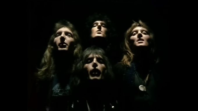 Bohemian Rhapsody zní jako kolosální drama zcuknuté do šesti minut.