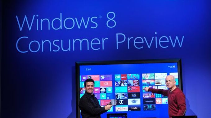 Podle zástupců Microsoftu se Windows 8 stanou nejvýznamnějším výrobkem od doby, co skupina uvedla Windows 95. Naposledy představila americká společnost nový software v roce 2009.
