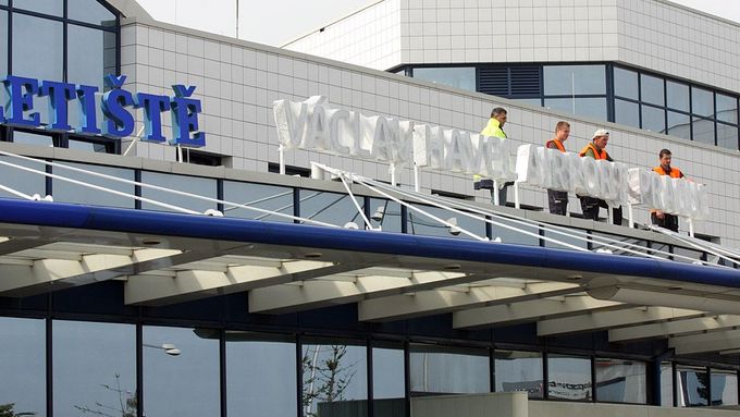 Od pátku bude pražské letiště oficiálně Letištěm Václava Havla.