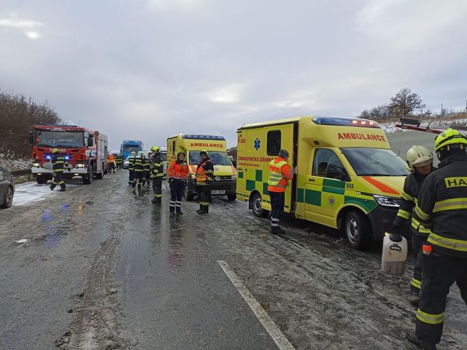 Nehoda na dálnici D5 u Žebráku.