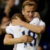 Kane a Defoe z Tottenhamu se radují z gólu do sítě Hull City
