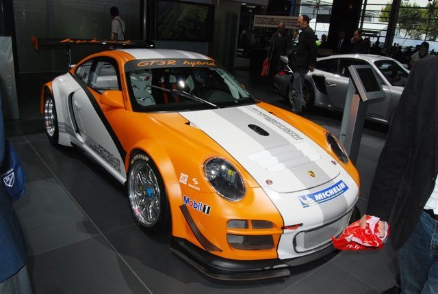 Některá nej z pařížského autosalonu