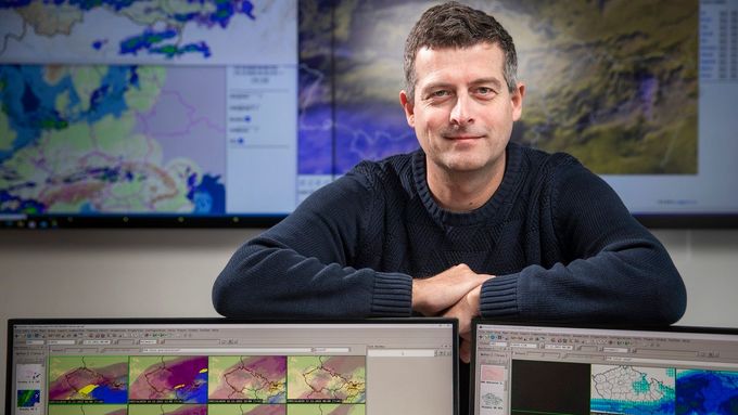 Jan Šrámek byl meteorolog prognostik Českého hydrometeorologického ústavu.