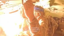 Ukrajince v obrněnci zasáhl ruský dron. Zachovali chladnou hlavu a bojovali dál