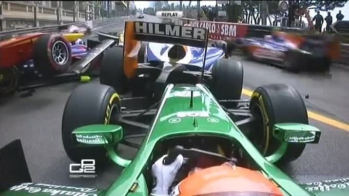 Start závodu GP2 byl v monackých uličkách opravdu dramatický.