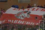 Fanoušci Pardubic si do boje o play-off přivezli do Zlína také svoji velkou vlajku.
