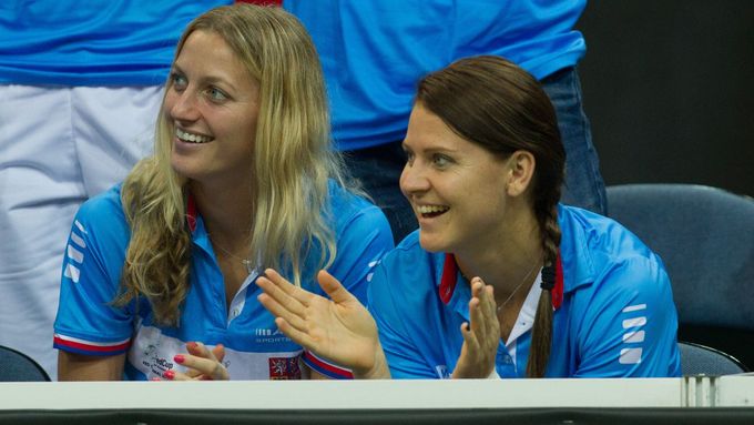 Petra Kvitová a Lucie Šafářová při finále Fed Cupu.