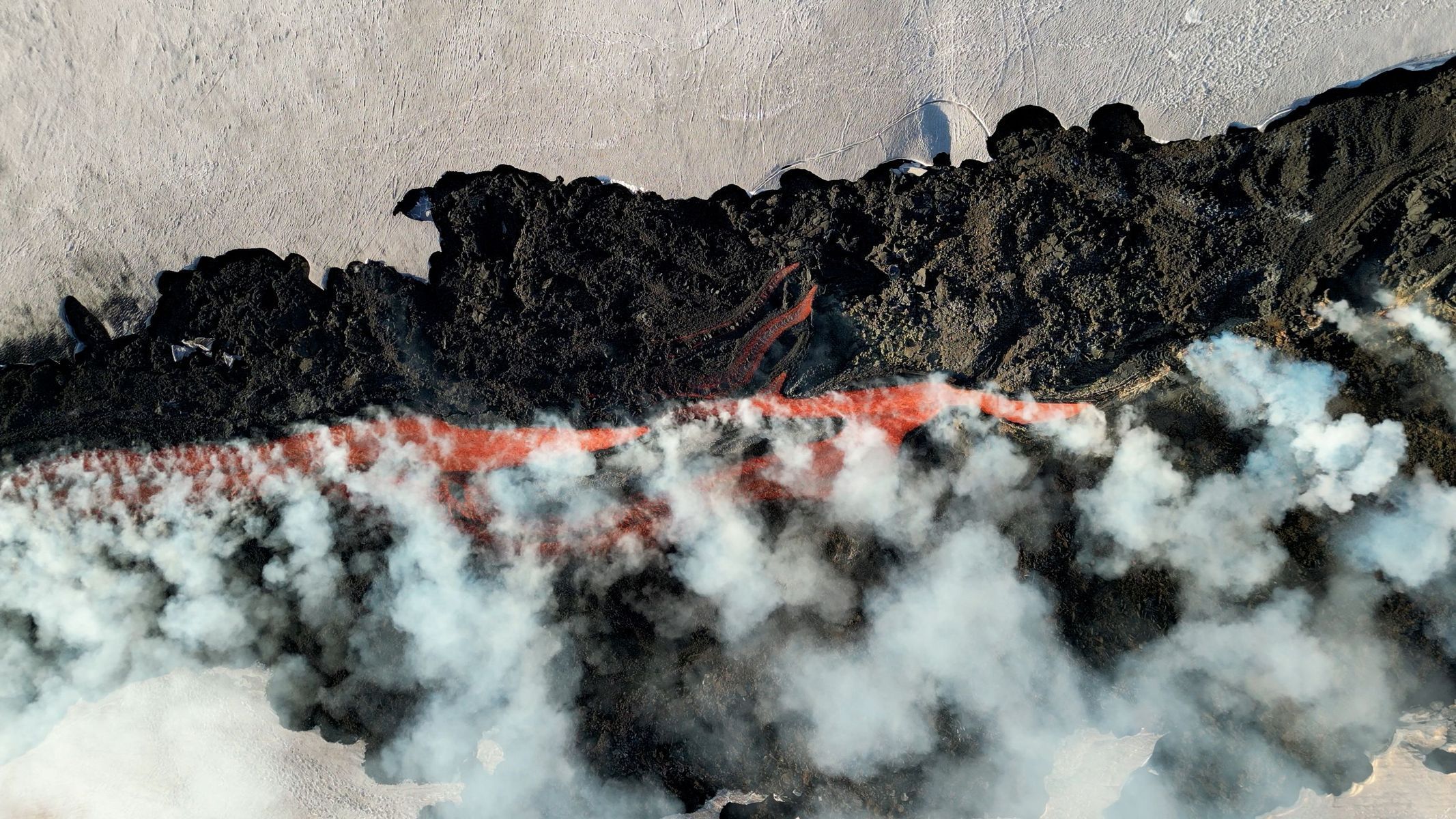 Etna, sopka, erupce, sníh, láva, Zahraničí, Itálie, Reuters