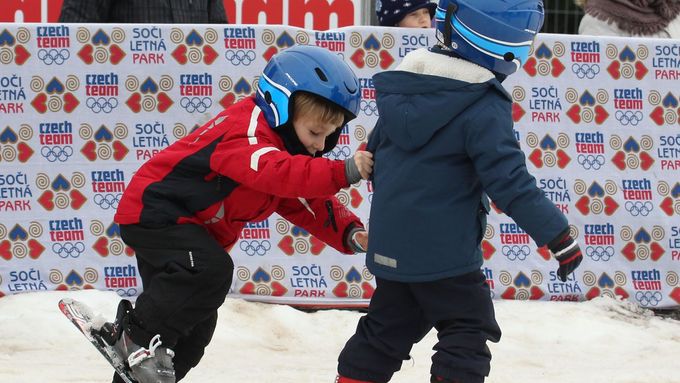 FOTO Letná fandila Moravcovi, děti se bavily na lyžích