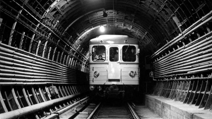 Před 50 lety se začal razit první tunel pražského metra. Stavěli ho i političtí vězni