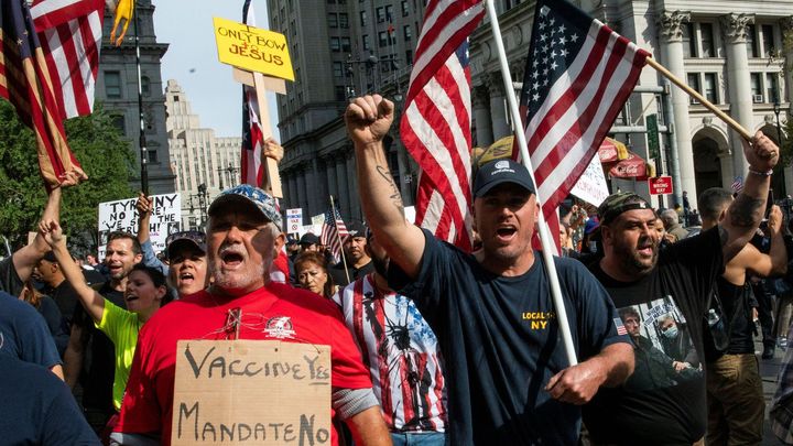 My jsme potřeba, vakcíny ne. Lidé pochodovali New Yorkem proti povinnému očkování; Zdroj foto: Reuters