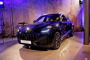 Maserati Grecale je v Česku a chce vzít zákazníky Porsche. Automobilka oznámila ceny