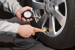 Pozor na pneumatiky: Jak připravit své auto na jaro
