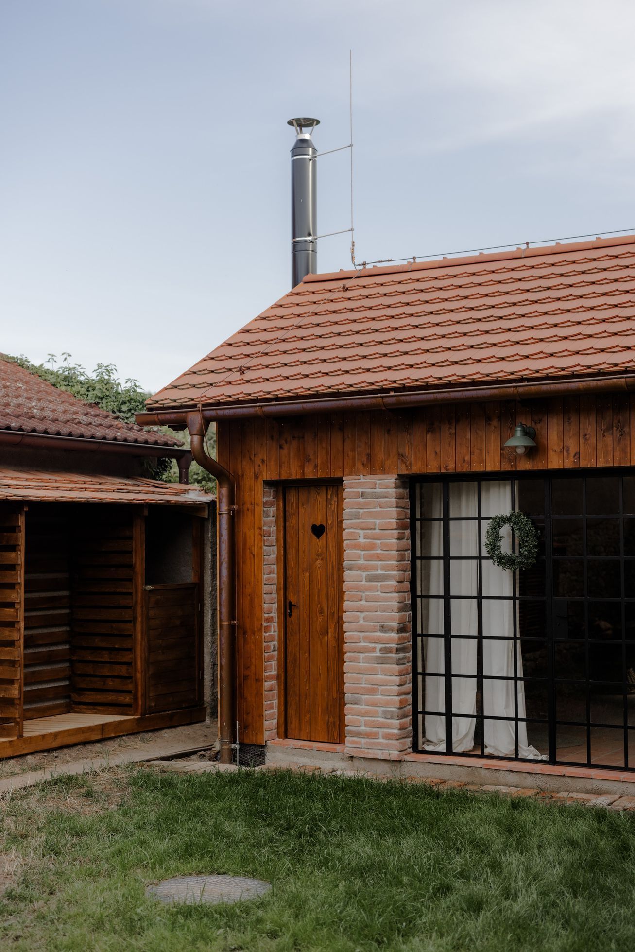 domeček v chaloupkách, dům, rekonstrukce, vesnice, stavení, ateliér, apartmán