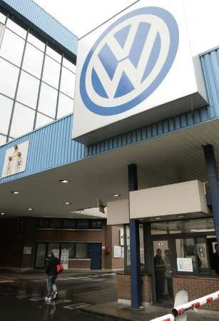 VW v Bruselu: Menší plat nebo vyhazov