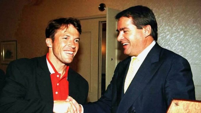 Lothar Matthäus a Alexander Rezeš se v roce 1997 dokonce setkali a jednali o jeho možném přestupu, ten se ale nakonec nikdy nerealizoval.