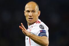 Rozkol v Bayernu sílí. Robben odmítl po porážce s PSG zastat se kouče Ancelottiho