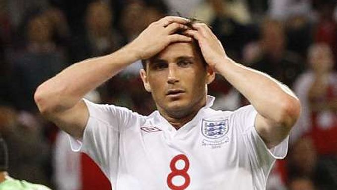 Franku Lampardovi regulérní gól neuznali, teď je to naopak