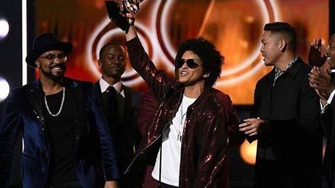 Grammy ovládl Bruno Mars, proměnil všech šest nominací